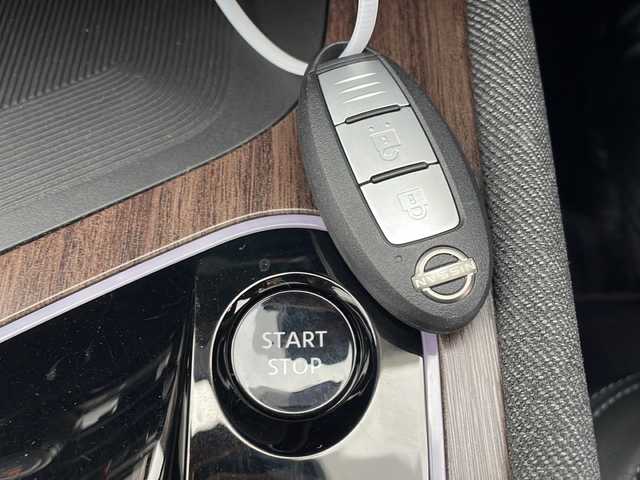 日産 オーラ G レザーエディション 新潟県 2021(令3)年 1.5万km ブリリアントシルバー 純正ナビ/アラウンドビューモニター/プロパイロット/BOSEサウンド/インテリジェントミラー/純正前方ドライブレコーダー/ブラインドスポットモニター/ハンドル支援/前後コーナーセンサー/ETC2.0/ステアリングスイッチ/ワイヤレス充電