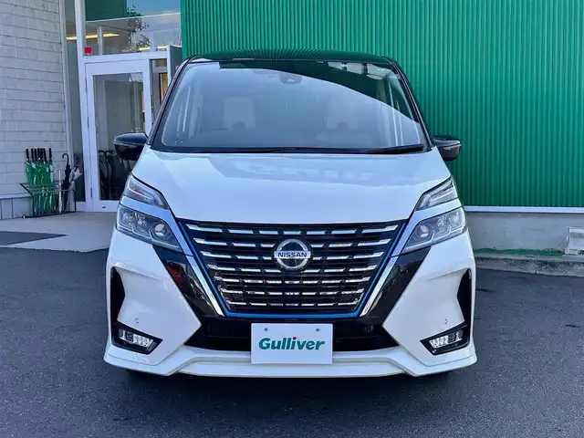 日産 セレナ e－パワー ハイウェイスター V 宮城県 2020(令2)年 5万km ブリリアントホワイトパール 2トーン オートデュアルエアコン&リヤヒーターダクト /＝＝＝/エマージェンシーブレーキ/車線逸脱警報（LDW）/車線逸脱防止支援システム（LDP）/後側方車両検知警報（BSW）/後側方衝突防止支援システム（BSI）/標識検知機能/コーナーセンサー/純正フリップダウンモニター/純正10インチナビ/・CD/DVD/・Bluetooth/・フルセグTV/バックカメラ/ビルトインETC/ドライブレコーダー/ハンズフリーパワースライドドア（両側）/革巻きステアリング/ステアリングスイッチ/LEDヘッドランプ/フォグランプ/オートライト/スマートキー＆プッシュスタート/電動格納ミラー/純正15インチAW/純正フロアマット/純正ドアバイザー/Wエアバッグ