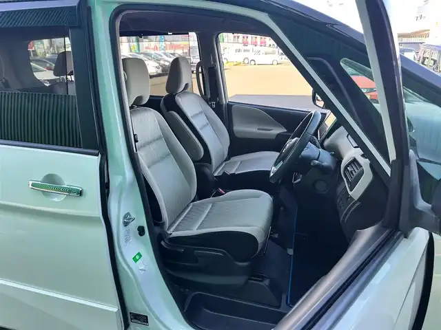 日産 セレナ e－パワー ハイウェイスター V 宮城県 2020(令2)年 5万km ブリリアントホワイトパール 2トーン オートデュアルエアコン&リヤヒーターダクト /＝＝＝/エマージェンシーブレーキ/車線逸脱警報（LDW）/車線逸脱防止支援システム（LDP）/後側方車両検知警報（BSW）/後側方衝突防止支援システム（BSI）/標識検知機能/コーナーセンサー/純正フリップダウンモニター/純正10インチナビ/・CD/DVD/・Bluetooth/・フルセグTV/バックカメラ/ビルトインETC/ドライブレコーダー/ハンズフリーパワースライドドア（両側）/革巻きステアリング/ステアリングスイッチ/LEDヘッドランプ/フォグランプ/オートライト/スマートキー＆プッシュスタート/電動格納ミラー/純正15インチAW/純正フロアマット/純正ドアバイザー/Wエアバッグ