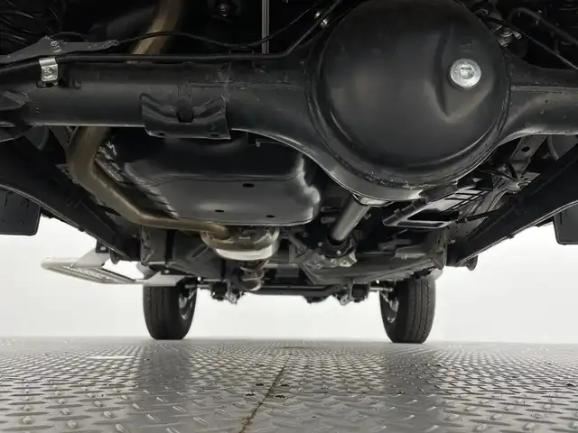 スズキ ジムニー シエラ JC 新潟県 2024(令6)年 0.8万km ミディアムグレー 4WD/デュアルセンサーブレーキサポート/サイドステップ/純正ディスプレイオーディオ/　CD/DVD/Bluetooth/バックカメラ/クルーズコントロール/LEDオートライト/シートヒーター/純正15インチアルミホイール/前後ドラレコ/電格ミラー/ウィンカーミラー/レーンキープアシスト/サイドスカート/スマートキー/ビルトインETC
