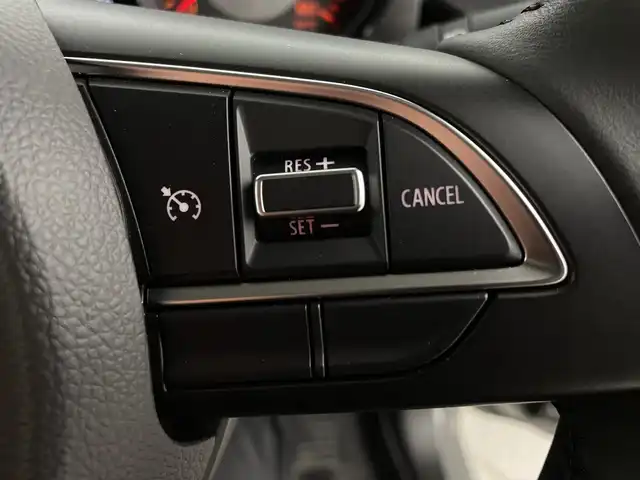 スズキ ジムニー シエラ JC 新潟県 2024(令6)年 0.8万km ミディアムグレー 4WD/デュアルセンサーブレーキサポート/サイドステップ/純正ディスプレイオーディオ/　CD/DVD/Bluetooth/バックカメラ/クルーズコントロール/LEDオートライト/シートヒーター/純正15インチアルミホイール/前後ドラレコ/電格ミラー/ウィンカーミラー/レーンキープアシスト/サイドスカート/スマートキー/ビルトインETC
