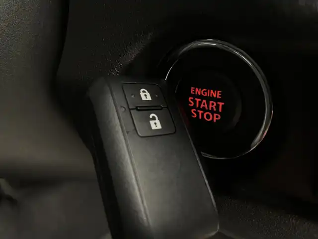 スズキ ジムニー シエラ JC 新潟県 2024(令6)年 0.8万km ミディアムグレー 4WD/デュアルセンサーブレーキサポート/サイドステップ/純正ディスプレイオーディオ/　CD/DVD/Bluetooth/バックカメラ/クルーズコントロール/LEDオートライト/シートヒーター/純正15インチアルミホイール/前後ドラレコ/電格ミラー/ウィンカーミラー/レーンキープアシスト/サイドスカート/スマートキー/ビルトインETC