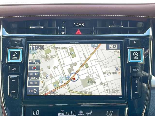 トヨタ ハリアー プレミアム 長野県 2015(平27)年 6.9万km スパークリングブラックパールクリスタルシャイン 寒冷地仕様/９インチ アルパインナビ/Bluetooth Audio/ビルドインＥＴＣ/バックカメラ/パワーバックドア/社外エンジンスターター/クルーズコントロール/ステアリングスイッチ/純正フロアマット/プッシュスタート/ＬＥＤヘッドライト/オートライト/オートマチックハイビーム/ウインドシールドデアイサー/フォグランプ/ドアバイザー/スマートキー/レーンキープアシスト/横滑り防止機能/盗難防止機能