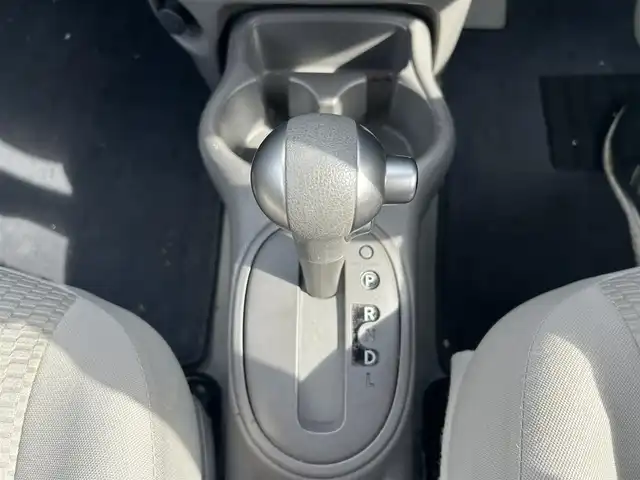 日産 マーチ 12X 鹿児島県 2011(平23)年 8.5万km ピンク オートライト/アイドリングストップ/ヘッドライトレベライザー/プッシュスタート/パワーステアリング/パワーウィンドウ/CDチェンジャー/AUX/社外フロアマット/ABS/盗難防止装置/ETC/スマートキー