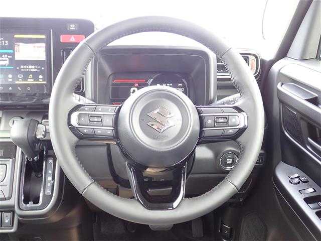 スズキ スペーシア ギア HYBRID XZ 千葉県 2025(令7)年 0.1千km ベージュⅡ 届出済未使用車/純正9インチナビゲーション/・Apple CarPlay/android auto/・Bluetooth/AM/FM/フルセグTV/全方位カメラ/バックカメラ/ビューカメラ/ヘッドアップディスプレイ/両側パワースライドドア/前席シートヒーター/ステアリングヒーター/スズキセーフティサポート/・デュアルセンサーブレーキサポートII/・誤発進抑制機能/・車線逸脱抑制機能/・車線逸脱警報/・車線逸脱抑制/・ふらつき警告/・車線維持支援機能/・発進お知らせ機能/・ハイビームアシスト/・標識認識機能/・アダプティブクルーズコントロール/・パーキングセンサー/・低速時ブレーキサポート（前進・後進）/・後方誤発進抑制機能/プッシュスタート/スマートキー2本/アイドリングストップ/純正14インチAW/ウィンカーミラー/電動格納ミラー/取扱説明書/保証書/