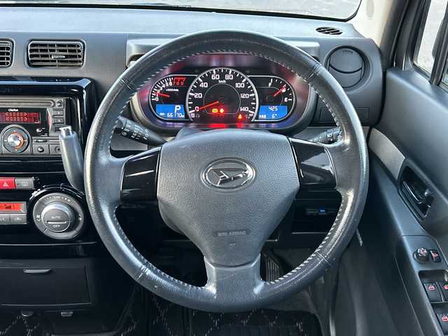 ダイハツ ムーヴ コンテ カスタム RS 山梨県 2013(平25)年 6.7万km ブラックマイカメタリック ４ＷＤ　/ターボ　/社外アルミホイール　/ベンチシート　/キセノンライト　/フォグライト　/アイドリングストップ　/ＣＤ　/リモコンキー