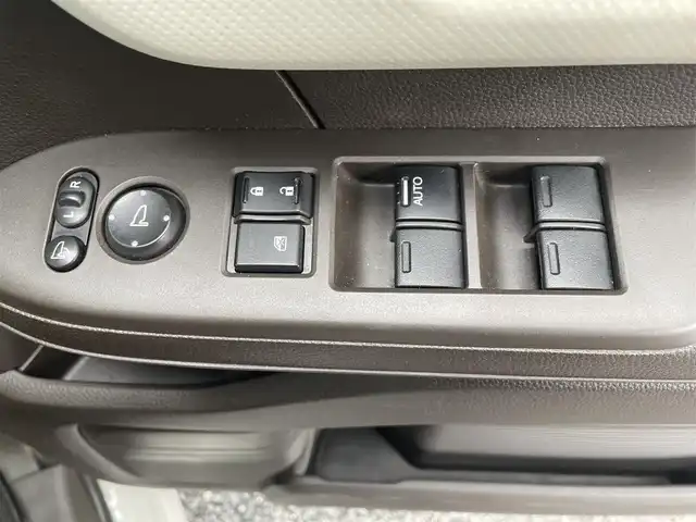 ホンダ Ｎ ＢＯＸ L 大阪府 2021(令3)年 3.5万km プラチナホワイトパール ワンオーナー/メモリナビ/衝突被害軽減システム/ワンセグテレビ/バックカメラ/ウィンカーミラー/クルーズコントロール/前席シートヒーター/ドアバイザー/プッシュスタート/片側パワースライドドア/ETC/LEDヘッドライト/新車保証書/取扱説明書