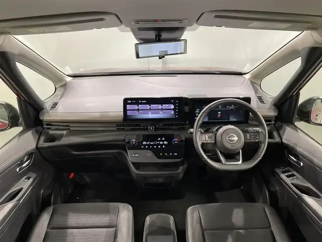 日産 セレナ e－パワー ハイウェイスター V 愛知県 2023(令5)年 0.5万km 赤／黒 純正12.3インチカラーディスプレイ/・TV/AM/FM/Bluetooth/USB///Android Auto/Apple CarPlay/LEDヘッドライトシステム/運転支援インテリジェットクルーズ/・車間維持/側方後方/ハンドル/緊急/駐車/アラウンドビューモニター/スマートルームミラー/ワイヤレス充電/ビルトインETC2.0/プロパイロット/衝突軽減ブレーキ/両側パワースライドドア/純正アルミホイール/１００V電源/USB接続