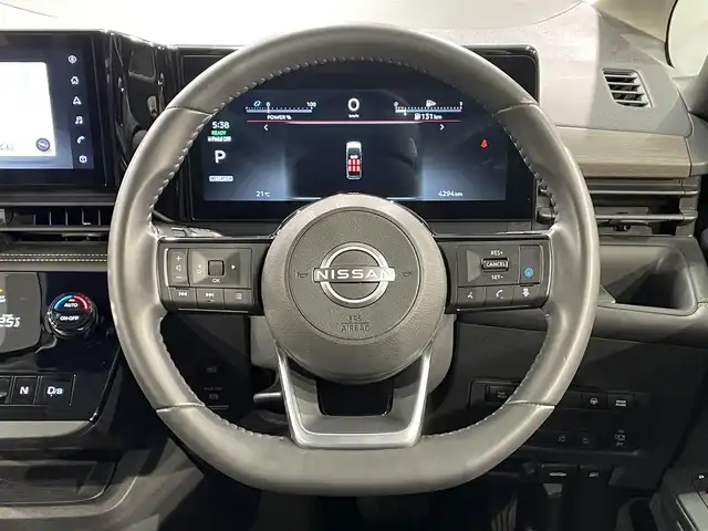 日産 セレナ e－パワー ハイウェイスター V 愛知県 2023(令5)年 0.5万km 赤／黒 純正12.3インチカラーディスプレイ/・TV/AM/FM/Bluetooth/USB///Android Auto/Apple CarPlay/LEDヘッドライトシステム/運転支援インテリジェットクルーズ/・車間維持/側方後方/ハンドル/緊急/駐車/アラウンドビューモニター/スマートルームミラー/ワイヤレス充電/ビルトインETC2.0/プロパイロット/衝突軽減ブレーキ/両側パワースライドドア/純正アルミホイール/１００V電源/USB接続