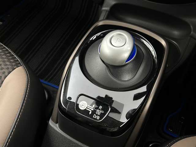 日産 ノート e－パワー メダリスト 宮城県 2016(平28)年 1.9万km インペリアルアンバーP 禁煙車/ワンオーナー/エマージェンシーブレーキ/アラウンドビューモニター/車線逸脱警報/オートハイビーム/コーナーセンサーF.R/純正SDナビ/CD.DVD.BTSD/フルセグTV/ハーフレザーシート/ドライブレコーダー/デジタルインナーミラー/ETC/LEDヘッドライト/フォグランプ/ステアリングスイッチ/アイドリングストップ/横滑り防止機能/プッシュスタート/スマートキー×2/純正15インチAW/純正フロアマッド