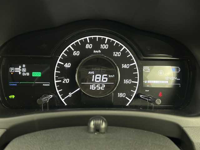 日産 ノート e－パワー メダリスト 宮城県 2016(平28)年 1.9万km インペリアルアンバーP 禁煙車/ワンオーナー/エマージェンシーブレーキ/アラウンドビューモニター/車線逸脱警報/オートハイビーム/コーナーセンサーF.R/純正SDナビ/CD.DVD.BTSD/フルセグTV/ハーフレザーシート/ドライブレコーダー/デジタルインナーミラー/ETC/LEDヘッドライト/フォグランプ/ステアリングスイッチ/アイドリングストップ/横滑り防止機能/プッシュスタート/スマートキー×2/純正15インチAW/純正フロアマッド