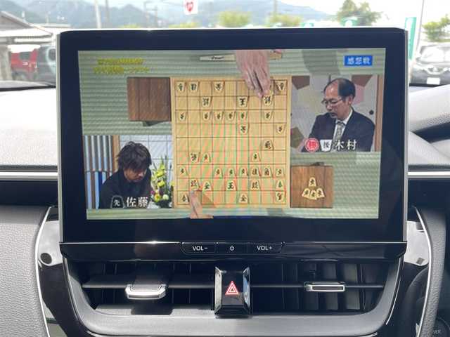 トヨタ カローラ クロス ハイブリッド Z 愛媛県 2025(令7)年 0.1万km未満 茶 パノラミックルーフ/プリクラッシュセーフティ/レーントレーシング/ブラインドスポットモニター/レーダークルーズコントロール/クリアランスソナー /純正10.5インチディスプレイオーディオ(ナビ付)/Bluetooth/USB/フルセグTV/全周囲/バックカメラ/ビルトインETC2.0/ハーフレザーシート/シートヒーター/シートベンチレーション/D席パワーシート/LEDヘッドライト/置くだけ充電/オートライト/プッシュスタート/純正18インチAW/オート電動格納ミラー