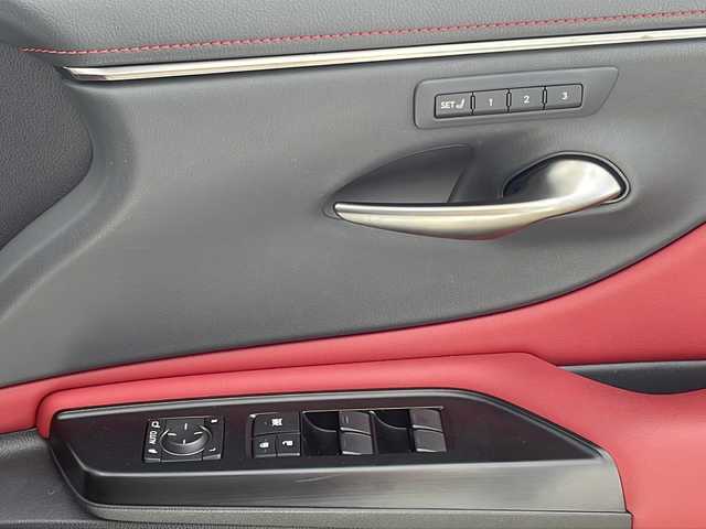 レクサス ＥＳ 300h Fスポーツ 福岡県 2020(令2)年 5.9万km ホワイトノーヴァガラスフレーク 純正メモリナビ/バックカメラ/Bluetooth/CD/DVD再生機能有/フルセグTV/サンルーフ/パワーバックドア/コーナーセンサー/純正アルミホイール/純正フロアマット/オートクルーズコントロール/ドラレコ