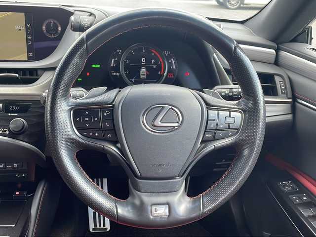 レクサス ＥＳ 300h Fスポーツ 福岡県 2020(令2)年 5.9万km ホワイトノーヴァガラスフレーク 純正メモリナビ/バックカメラ/Bluetooth/CD/DVD再生機能有/フルセグTV/サンルーフ/パワーバックドア/コーナーセンサー/純正アルミホイール/純正フロアマット/オートクルーズコントロール/ドラレコ