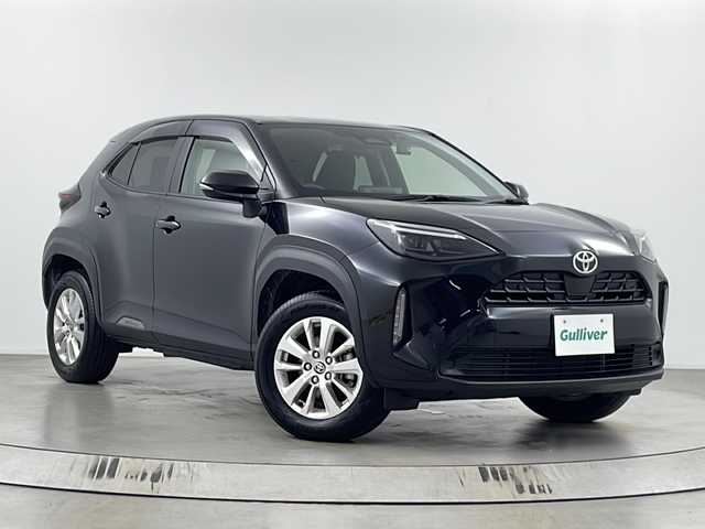 トヨタ ヤリスクロス ハイブリッド G 埼玉県 2024(令6)年 1.4万km ブラックマイカ 純正ディスプレイオーディオ/（ＢＴ/ＡＭ/ＦＭ/ｍｉｒａｃａｓｔ）/バックカメラ/ＢＳＭ/レーダークルーズコントロール/オートハイビーム/前後ドライブレコーダー/横滑り防止装置/取扱説明書/ビルトインＥＴＣ/スペア１本/オートハイビーム/純正フロアマット/純正アルミホイール