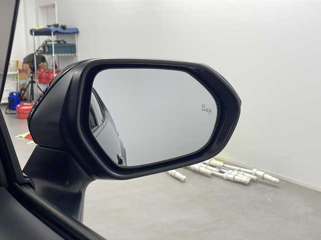 トヨタ ヤリスクロス ハイブリッド G 埼玉県 2024(令6)年 1.4万km ブラックマイカ 純正ディスプレイオーディオ/（ＢＴ/ＡＭ/ＦＭ/ｍｉｒａｃａｓｔ）/バックカメラ/ＢＳＭ/レーダークルーズコントロール/オートハイビーム/前後ドライブレコーダー/横滑り防止装置/取扱説明書/ビルトインＥＴＣ/スペア１本/オートハイビーム/純正フロアマット/純正アルミホイール