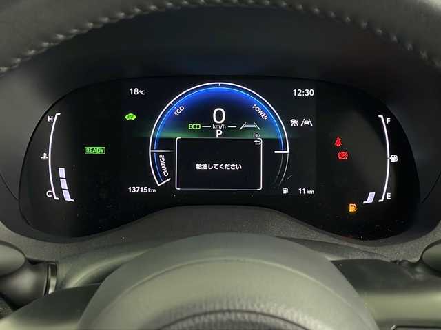 トヨタ ヤリスクロス ハイブリッド G 埼玉県 2024(令6)年 1.4万km ブラックマイカ 純正ディスプレイオーディオ/（ＢＴ/ＡＭ/ＦＭ/ｍｉｒａｃａｓｔ）/バックカメラ/ＢＳＭ/レーダークルーズコントロール/オートハイビーム/前後ドライブレコーダー/横滑り防止装置/取扱説明書/ビルトインＥＴＣ/スペア１本/オートハイビーム/純正フロアマット/純正アルミホイール