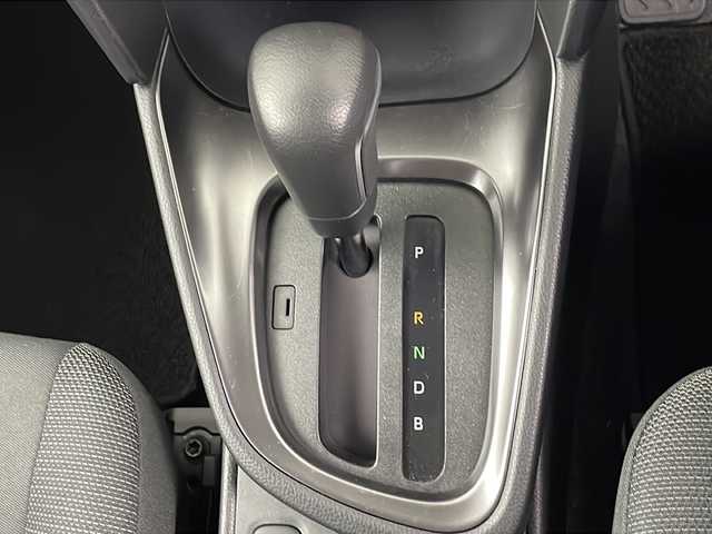 トヨタ ヤリスクロス ハイブリッド G 埼玉県 2024(令6)年 1.4万km ブラックマイカ 純正ディスプレイオーディオ/（ＢＴ/ＡＭ/ＦＭ/ｍｉｒａｃａｓｔ）/バックカメラ/ＢＳＭ/レーダークルーズコントロール/オートハイビーム/前後ドライブレコーダー/横滑り防止装置/取扱説明書/ビルトインＥＴＣ/スペア１本/オートハイビーム/純正フロアマット/純正アルミホイール