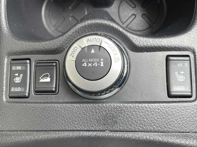 日産 エクストレイル ハイブリッド 20X エマージェンシーブレーキ 愛知県 2016(平28)年 4.5万km ブリリアントホワイトパール 純正ナビ 　ＳＤカードなし/フルセグ/CD DVD/Bluetooth/バックカメラ/シートヒーター/電動リアゲート/コーナーセンサー/純正アルミホイール/４WD/LEDヘッドライト/ドライブレコーダー/ETC/ステアリングスイッチ/スマートキー/プッシュスタート
