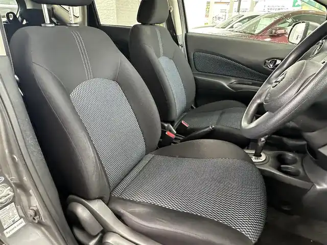 日産 ノート X DIG－S 愛知県 2013(平25)年 12.9万km ダークメタルグレー SDナビ/フルセグテレビ/バックカメラ/アイドリングストップ/ドアバイザー/プッシュスタート/ETC/AAC/アイドリングストップオフ切り替えスイッチ/ヘッドライトレベライザー/Bluetooth/純正フロアマット/スマートキー2本/保証書/取扱説明書