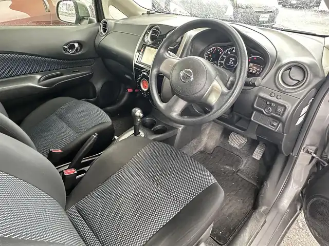 日産 ノート X DIG－S 愛知県 2013(平25)年 12.9万km ダークメタルグレー SDナビ/フルセグテレビ/バックカメラ/アイドリングストップ/ドアバイザー/プッシュスタート/ETC/AAC/アイドリングストップオフ切り替えスイッチ/ヘッドライトレベライザー/Bluetooth/純正フロアマット/スマートキー2本/保証書/取扱説明書