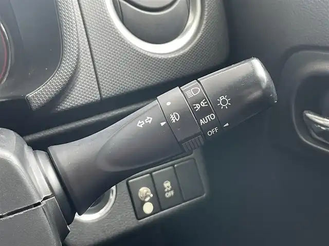 スズキ アルト ワークス 静岡県 2016(平28)年 8.1万km パールホワイト RS車高調 /柿本マフラー /MOMOステアリング  /モンスターペダルカバー /社外エアクリ /社外１５インチAW /社外ナビ　/地デジ　　/オートライト /スマートキー /スペアキー /保証書　/取説　