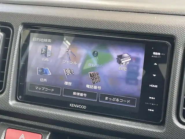 スズキ アルト ワークス 静岡県 2016(平28)年 8.1万km パールホワイト RS車高調 /柿本マフラー /MOMOステアリング  /モンスターペダルカバー /社外エアクリ /社外１５インチAW /社外ナビ　/地デジ　　/オートライト /スマートキー /スペアキー /保証書　/取説　