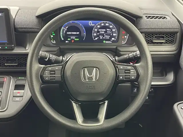 ホンダ ステップワゴン eHEV エアー 愛知県 2023(令5)年 0.9万km プラチナホワイトパール 純正８型ナビ　両側パワスラ　禁煙　ホンダセンシング　バックカメラ　フルセグ　ＤＶＤ　ドラレコ　ＥＴＣ　両側パワスラ　衝突軽減　レーンキープ　誤発進抑制　ＬＥＤオートライト　純正ＡＷ　プッシュスタート