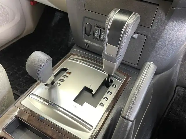 三菱 パジェロ ロング スーパーエクシード 岩手県 2013(平25)年 6.2万km プラチナベージュM/ディープシーグリーンM パートタイム４WD/マニュアルモード付５速AT/3.2リッターディーゼルターボ/本革シート/ロックフォードアコースティックデザインプレミアムサウンドシステム/クルーズコントロール/アクティブスタビリティ＆トラクションコントロール/レインセンサー付きワイパー/オートライト/AC100V100Wコンセント/パワーシート・シートヒーター(前席)/HIDヘッドライト/フロント・リヤフォグランプ/純正SDナビ/フルセグTV/Bluetoothオーディオ接続機能/ステアリングスイッチ/バックカメラ/ヘッドライトウォッシャ/純正18インチアルミホイール/純正フロアマット