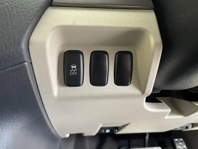 三菱 パジェロ ロング スーパーエクシード 岩手県 2013(平25)年 6.2万km プラチナベージュM/ディープシーグリーンM パートタイム４WD/マニュアルモード付５速AT/3.2リッターディーゼルターボ/本革シート/ロックフォードアコースティックデザインプレミアムサウンドシステム/クルーズコントロール/アクティブスタビリティ＆トラクションコントロール/レインセンサー付きワイパー/オートライト/AC100V100Wコンセント/パワーシート・シートヒーター(前席)/HIDヘッドライト/フロント・リヤフォグランプ/純正SDナビ/フルセグTV/Bluetoothオーディオ接続機能/ステアリングスイッチ/バックカメラ/ヘッドライトウォッシャ/純正18インチアルミホイール/純正フロアマット