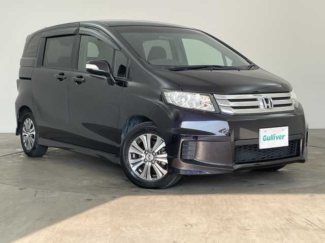 ホンダ フリード スパイク G エアロ 兵庫県 2011(平23)年 4.9万km プレミアムブラキッシュパール ・社外ナビ（AVIC-ZH07）/TV/CD/DVD/Bluetooth/SD/・バックカメラ/・助手席側パワースライドドア/・HIDヘッドライト/・オートライト/・純正15インチアルミホイール/・横滑り防止装置