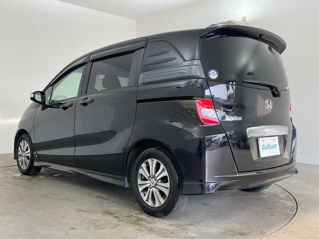 ホンダ フリード スパイク G エアロ 兵庫県 2011(平23)年 4.9万km プレミアムブラキッシュパール ・社外ナビ（AVIC-ZH07）/TV/CD/DVD/Bluetooth/SD/・バックカメラ/・助手席側パワースライドドア/・HIDヘッドライト/・オートライト/・純正15インチアルミホイール/・横滑り防止装置