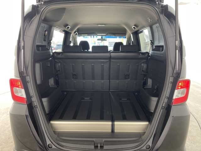 ホンダ フリード スパイク G エアロ 兵庫県 2011(平23)年 4.9万km プレミアムブラキッシュパール ・社外ナビ（AVIC-ZH07）/TV/CD/DVD/Bluetooth/SD/・バックカメラ/・助手席側パワースライドドア/・HIDヘッドライト/・オートライト/・純正15インチアルミホイール/・横滑り防止装置