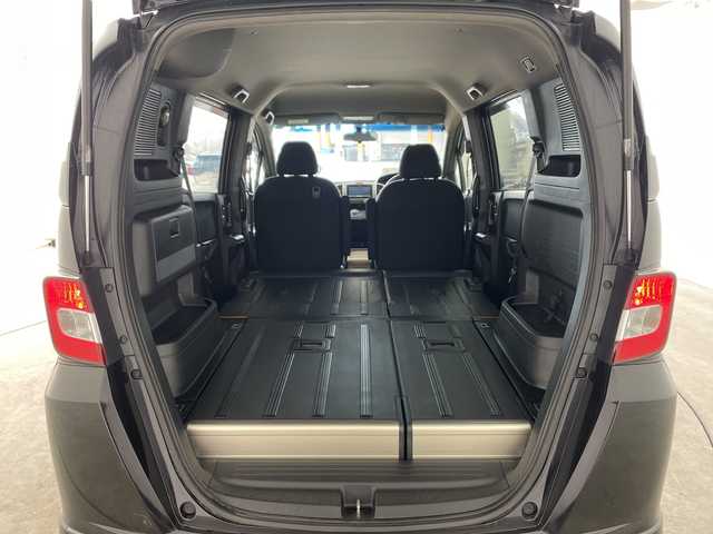 ホンダ フリード スパイク G エアロ 兵庫県 2011(平23)年 4.9万km プレミアムブラキッシュパール ・社外ナビ（AVIC-ZH07）/TV/CD/DVD/Bluetooth/SD/・バックカメラ/・助手席側パワースライドドア/・HIDヘッドライト/・オートライト/・純正15インチアルミホイール/・横滑り防止装置