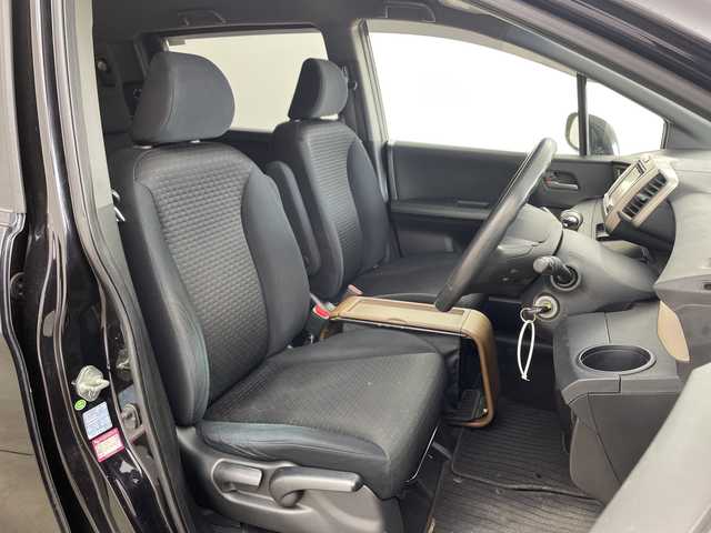 ホンダ フリード スパイク G エアロ 兵庫県 2011(平23)年 4.9万km プレミアムブラキッシュパール ・社外ナビ（AVIC-ZH07）/TV/CD/DVD/Bluetooth/SD/・バックカメラ/・助手席側パワースライドドア/・HIDヘッドライト/・オートライト/・純正15インチアルミホイール/・横滑り防止装置