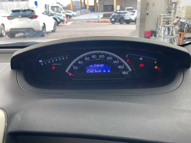 ホンダ フリード スパイク G エアロ 兵庫県 2011(平23)年 4.9万km プレミアムブラキッシュパール ・社外ナビ（AVIC-ZH07）/TV/CD/DVD/Bluetooth/SD/・バックカメラ/・助手席側パワースライドドア/・HIDヘッドライト/・オートライト/・純正15インチアルミホイール/・横滑り防止装置