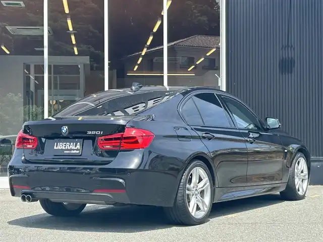 ＢＭＷ ３２０ｉ Mスポーツ 福岡県 2018(平30)年 4.1万km 黒 インテリジェントセーフティ/ハイラインパッケージ/アダプティブクルーズコントロール/黒革シート/前席シートヒーター/純正ナビ/Bluetooth/バックカメラ/CD/DVD/前後コーナーセンサー　/オートライト/純正前後ドライブレコーダー　/純正18インチアルミホイール/ミラー一体型ＥＴＣ/取扱説明書/保証書/スペアキー×1