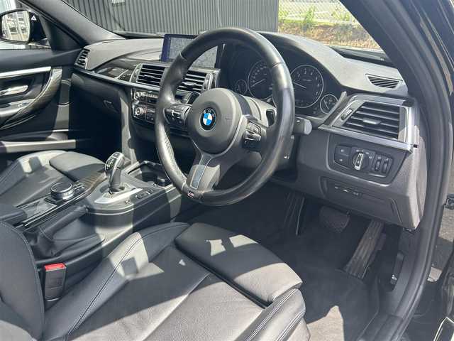 ＢＭＷ ３２０ｉ Mスポーツ 福岡県 2018(平30)年 4.1万km 黒 インテリジェントセーフティ/ハイラインパッケージ/アダプティブクルーズコントロール/黒革シート/前席シートヒーター/純正ナビ/Bluetooth/バックカメラ/CD/DVD/前後コーナーセンサー　/オートライト/純正前後ドライブレコーダー　/純正18インチアルミホイール/ミラー一体型ＥＴＣ/取扱説明書/保証書/スペアキー×1