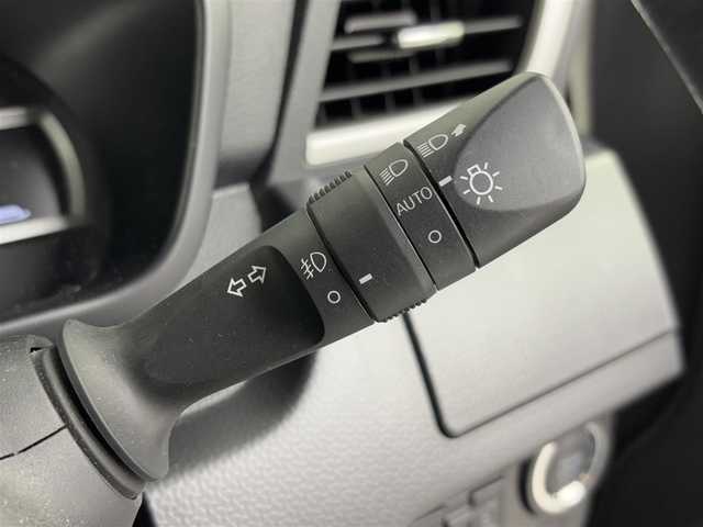 トヨタ ルーミー カスタムG－T 埼玉県 2020(令2)年 2.8万km パールホワイトⅢ 純正ナビ　NSZT-W68T/(Bluetooth/CD/DVD/AM/FM)/地デジフルセグ/全方位カメラ/前後ドライブレコーダー/ETC2.0/アダプティブクルーズコントロール/衝突軽減ブレーキ/クリアランスソナー/運転席・助手席シートヒーター/アイドリングストップ/スポーツモード/電子パーキングシステム/ブレーキホールド/プッシュスタート/ステアリングリモコン/両側パワースライドドア/ロールサンシェード/フロントフォグランプ/ウィンカーミラー/電動格納ミラー/純正フロアマット/純正ドアバイザー/純正15インチアルミホイール