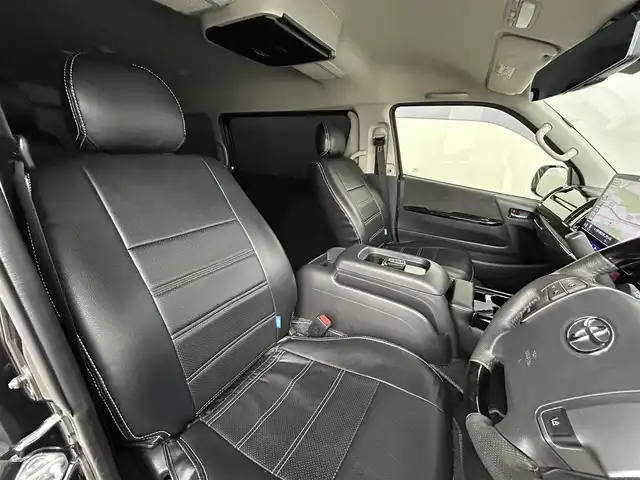 トヨタ ハイエース GL 道央・札幌 2019(令1)年 5.3万km ブラックマイカ ・ワンオーナー/・４WD/・寒冷地仕様/・FLEX仕様/・ALPINE11インチフローディングナビ/　CD/DVD/SD/BT/フルセグ/・ALPINEフリップダウンモニター/・バックカメラ/・ビルトインETC/・衝突軽減ブレーキ/・レーンアシスト/・オートハイビーム/・BARBERO17インチAW/・415コブラ製ステアリング/・415コブラ製内装パネル/・415コブラ製LEDテールレンズ/・Valenti製ハイマウント/・ナスカホワイトレタータイヤ/・FLEX製シートカバー、フロアマット/・FLEX製ベッドキット、テーブルフロア加工/・リアヒーター＆クーラー/・プッシュスタート/・スマートキー/・新車時保証書/・取扱説明書
