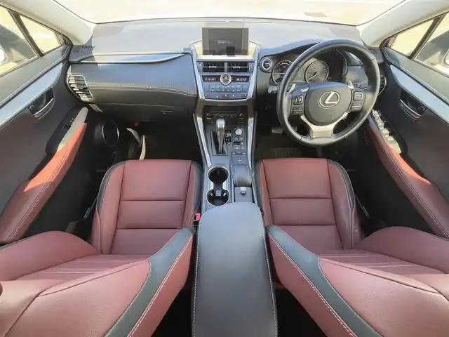 レクサス ＮＸ 300h Iパッケージ 徳島県 2017(平29)年 3万km ソニッククォーツ 純正ナビ/（ラジオ/DISC/USB/SD/フルセグ/BT/VTR/AUX）/バックカメラ/D/N席パワーシート/シートメモリ/ビルトインETC2.0/ステアリングヒーター/D/N席シートヒーター/パドルシフト/オートブレーキホールド/前後ドライブレコーダー/追従式クルーズコントロール/ブラインドスポットモニター/LEDヘッドライト/純正18インチアルミホイール/パワーバックドア