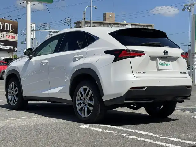レクサス ＮＸ 300h Iパッケージ 徳島県 2017(平29)年 3万km ソニッククォーツ 純正ナビ/（ラジオ/DISC/USB/SD/フルセグ/BT/VTR/AUX）/バックカメラ/D/N席パワーシート/シートメモリ/ビルトインETC2.0/ステアリングヒーター/D/N席シートヒーター/パドルシフト/オートブレーキホールド/前後ドライブレコーダー/追従式クルーズコントロール/ブラインドスポットモニター/LEDヘッドライト/純正18インチアルミホイール/パワーバックドア