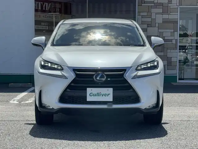 レクサス ＮＸ 300h Iパッケージ 徳島県 2017(平29)年 3万km ソニッククォーツ 純正ナビ/（ラジオ/DISC/USB/SD/フルセグ/BT/VTR/AUX）/バックカメラ/D/N席パワーシート/シートメモリ/ビルトインETC2.0/ステアリングヒーター/D/N席シートヒーター/パドルシフト/オートブレーキホールド/前後ドライブレコーダー/追従式クルーズコントロール/ブラインドスポットモニター/LEDヘッドライト/純正18インチアルミホイール/パワーバックドア