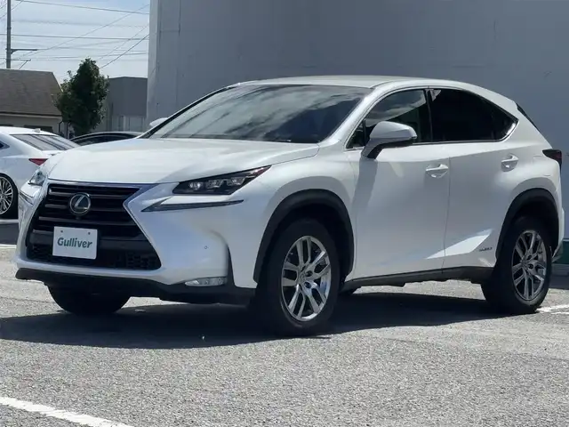 レクサス ＮＸ 300h Iパッケージ 徳島県 2017(平29)年 3万km ソニッククォーツ 純正ナビ/（ラジオ/DISC/USB/SD/フルセグ/BT/VTR/AUX）/バックカメラ/D/N席パワーシート/シートメモリ/ビルトインETC2.0/ステアリングヒーター/D/N席シートヒーター/パドルシフト/オートブレーキホールド/前後ドライブレコーダー/追従式クルーズコントロール/ブラインドスポットモニター/LEDヘッドライト/純正18インチアルミホイール/パワーバックドア