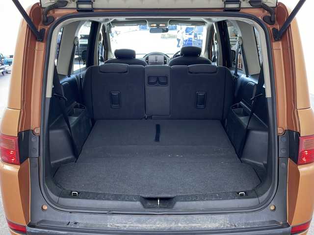 日産 ラフェスタ 20S 兵庫県 2005(平17)年 8.5万km ソレイユオレンジ ・AM/FM/CD/MD/・サンルーフ/・ETC/・ABS/・ハロゲンライト/・リモコンキー/・オートエアコン/・純正フロアマット/・ウォークスルー/・両側スライドドア/・電動格納ミラー/・サイドバイザー/・Wエアバッグ/・保証書/・取扱説明書