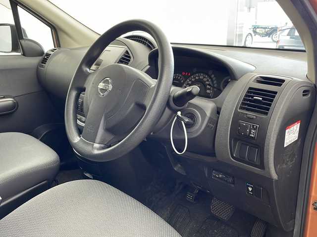 日産 ラフェスタ 20S 兵庫県 2005(平17)年 8.5万km ソレイユオレンジ ・AM/FM/CD/MD/・サンルーフ/・ETC/・ABS/・ハロゲンライト/・リモコンキー/・オートエアコン/・純正フロアマット/・ウォークスルー/・両側スライドドア/・電動格納ミラー/・サイドバイザー/・Wエアバッグ/・保証書/・取扱説明書