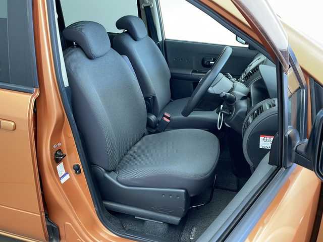 日産 ラフェスタ 20S 兵庫県 2005(平17)年 8.5万km ソレイユオレンジ ・AM/FM/CD/MD/・サンルーフ/・ETC/・ABS/・ハロゲンライト/・リモコンキー/・オートエアコン/・純正フロアマット/・ウォークスルー/・両側スライドドア/・電動格納ミラー/・サイドバイザー/・Wエアバッグ/・保証書/・取扱説明書