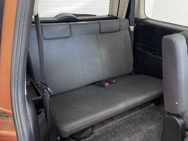 日産 ラフェスタ 20S 兵庫県 2005(平17)年 8.5万km ソレイユオレンジ ・AM/FM/CD/MD/・サンルーフ/・ETC/・ABS/・ハロゲンライト/・リモコンキー/・オートエアコン/・純正フロアマット/・ウォークスルー/・両側スライドドア/・電動格納ミラー/・サイドバイザー/・Wエアバッグ/・保証書/・取扱説明書