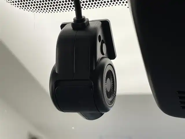 トヨタ シエンタ G グランパー 愛知県 2020(令2)年 1.9万km ベージュ 社外9インチナビ/トヨタセーフティセンス/後席モニター/両側パワースライドドア/ステアリングヒーター/シートヒーター/LEDオートライト/フォグランプ/バックカメラ/ETC/前後ドライブレコーダー/コーナーセンサー/フルセグTV/DVD/衝突被害軽減ブレーキ/カーテンエアバック/禁煙車