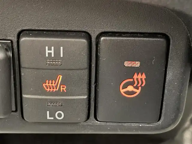 トヨタ シエンタ G グランパー 愛知県 2020(令2)年 1.9万km ベージュ 社外9インチナビ/トヨタセーフティセンス/後席モニター/両側パワースライドドア/ステアリングヒーター/シートヒーター/LEDオートライト/フォグランプ/バックカメラ/ETC/前後ドライブレコーダー/コーナーセンサー/フルセグTV/DVD/衝突被害軽減ブレーキ/カーテンエアバック/禁煙車